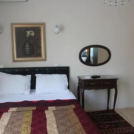 מלון דירות Sofia Corner 3*