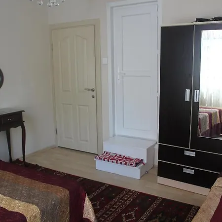 מלון דירות Sofia Corner 3*